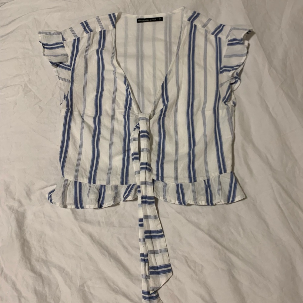 Abercrombie & Fitch Tie-Front Blouse